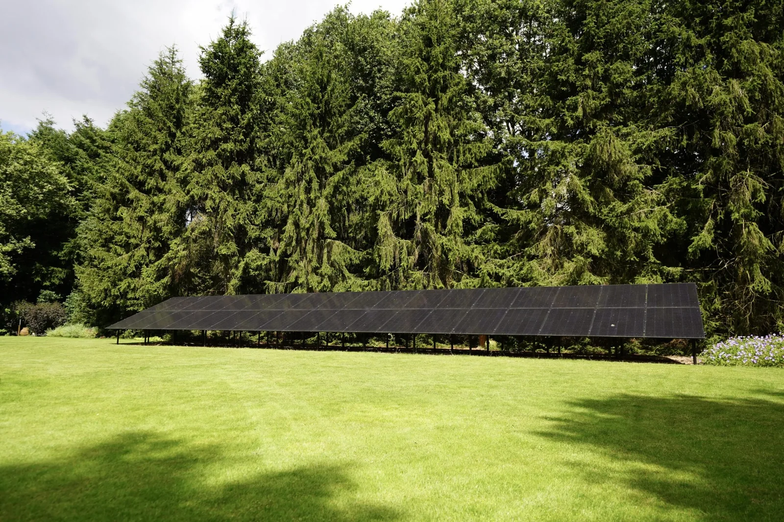 zonnepanelen voorbeeld installatie